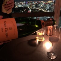 ザ タヴァン グリル＆ラウンジ - 