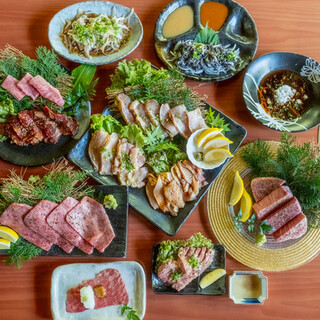 厳選された鹿児島県産黒毛和牛や黒豚、薩摩地鶏