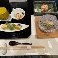 料亭 冨茂登 - 活茹で真蛸の温州和え、烏賊ソーメン、茶碗蒸し