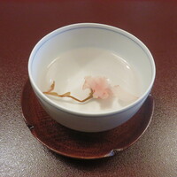 東京 芝 とうふ屋うかい - 桜湯