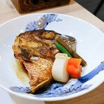 ホテル花ゆづき - 鯛のかぶと煮