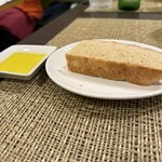 オステリア・マンジャベーネ - フォカッチャ