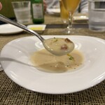 オステリア・マンジャベーネ - ルートパセリのスープ