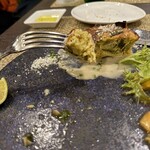 オステリア・マンジャベーネ - 白ネギのトルティーノ ゴルゴンゾーラチーズのソース