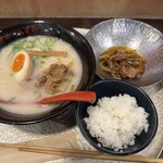 神戸牛らーめん　八坐和 - ラーメンとぼっかけとごはん