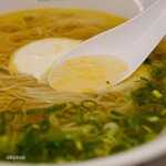 黄金の塩らぁ麺 ドゥエ イタリアン - 