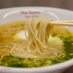 黄金の塩らぁ麺 ドゥエ イタリアン - 