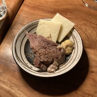 カルネジーオ イースト - 