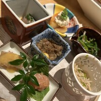 対馬のどぐろとイカ活き造り 博多 魚蔵 都ホテル店 - 