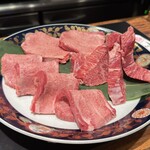 SATOブリアン七番 - 但馬牛、九州黒毛和牛タン食べ比べ・但馬牛ハラミ