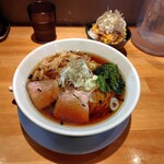 麺家 たけ田 - 芳醇醤油らぁ麺と肉玉子めし