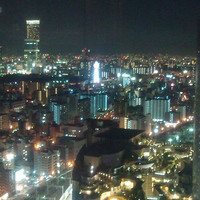 テーブル36 - 窓からの夜景