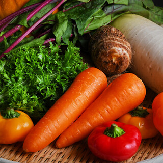 産地直送にこだわって仕入れる食材を使用しております