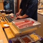 すしやのたい悟 - 追加のエシャトロ巻き作成中
