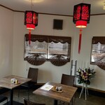 東北家常菜 餃子坊 りんりん - 内観写真:テーブル席