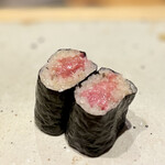すしやのたい悟 - 追加のエシャトロ巻き。今日のトロ（中落ち）はいつもより脂のりが良く一口で幸せになれる最高の〆の巻き物でした( ⁎ᴗ ᴗ⁎).*·