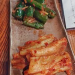 炭火焼肉 肉人 - キムチ盛り合わせ580円税抜