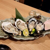 ヒル薬膳粥・ヨル貝料理カイノクチ - カキ食べ比べ
