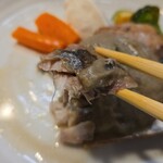 キッチン ブルー グローブ - 色はグレイたが、ホースラディッシュ(洋わさび)が美味い！