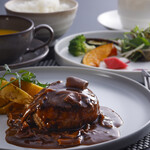 【自家製手ごねハンバーグ】きのこデミグラスソース(サラダ・スープ・ライス付)