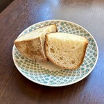 バルバルキッチンアメリ - やはりシチューにはパンがいい。