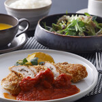 ヤマトポークのチーズカツレツ～きのこのデュクセルソース入り～（サラダ・スープ・ごはん付）