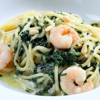 パスタは全て“生パスタ”を使用