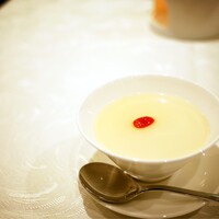 赤坂  華悦樓 - 透明感のある甘さのアンニン豆腐