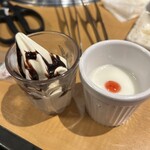 焼肉きんぐ  - チョコソフト　杏仁豆腐