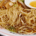 NIBOSHI MANIA - 三年目の煮干中華 提供されたコショウは白コショウ