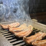 焼肉 わだ泉 - ﾑｷﾞｭっとしたタン特有の柔らかな食感と甘さと旨味が最高