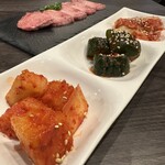 焼肉 わだ泉 - キムチ盛り