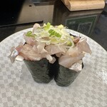 グルメ廻転寿司 まぐろ問屋 やざえもん - お得！鯵たたき軍艦