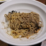 NIBOSHI MANIA - 背脂燕にぼし玉の麺と煮干ペースト