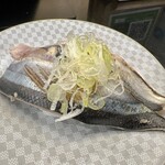 グルメ廻転寿司 まぐろ問屋 やざえもん - 秋刀魚