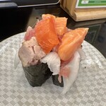 グルメ廻転寿司 まぐろ問屋 やざえもん - BIG！海鮮軍艦