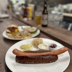 APPLE BURGER - 『ベーコンチーズバーガー¥2,541』
      『ホットドッグ¥1,342』
      『アサヒスーパードライ小瓶¥616』