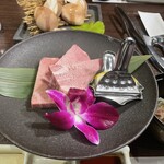 備長炭焼肉としゃぶしゃぶ 仔虎 - 