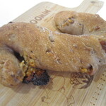 ブーランジェリー メゾン ユキ - スネーク形のパン(正式名失念)