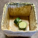 NOMI RESTAURANT - A cucumber that doesn' t realize it's being cut 押すと引く