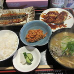 おいしい台所12カ月 - さんまつみれ汁と蒲焼定食935円