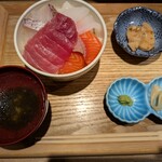 立ち食い海鮮丼 みこ食堂 - 