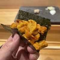 まんてん鮨 日比谷オクロジ店 - 12）握り-6:ウニのこぼれ手巻き