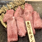 肉ヤキ酒場 ニクノウタゲ - 