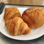 広島西カントリー倶楽部 レストラン - クロワッサンとロールパン