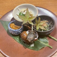 広島 鮨 天ぷら いわい - 手前の貝がとっても美味しかった…