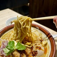 魚菜由良 鼎 - 中太麺