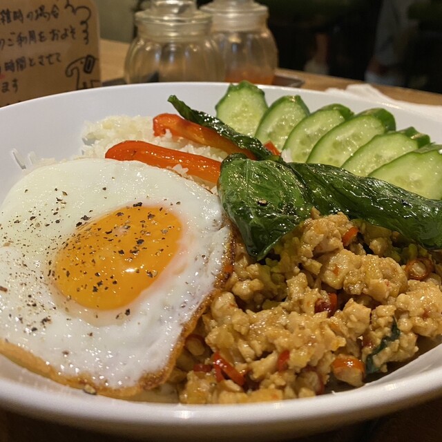 SlowCamp Asian Yuhan Sakaba photo 5