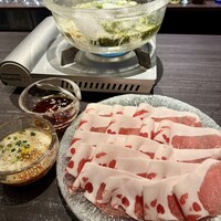 創作料理と宝石鍋しゃぶしゃぶ 宝泉 - 