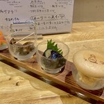 くずし割烹　ZUTTO - 酒あて盛り合わせ¥800